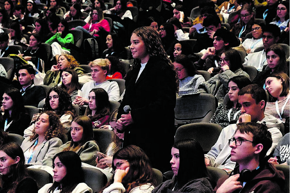 Alunos do ensino secundário na plateia