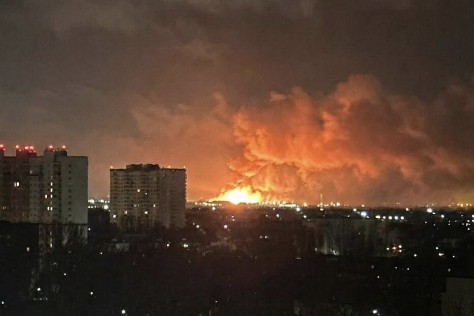 Forças ucranianas atingiram uma das cinco maiores refinarias de petróleo da Rússia, a Slavneft-YANOS, na cidade de Yaroslavl