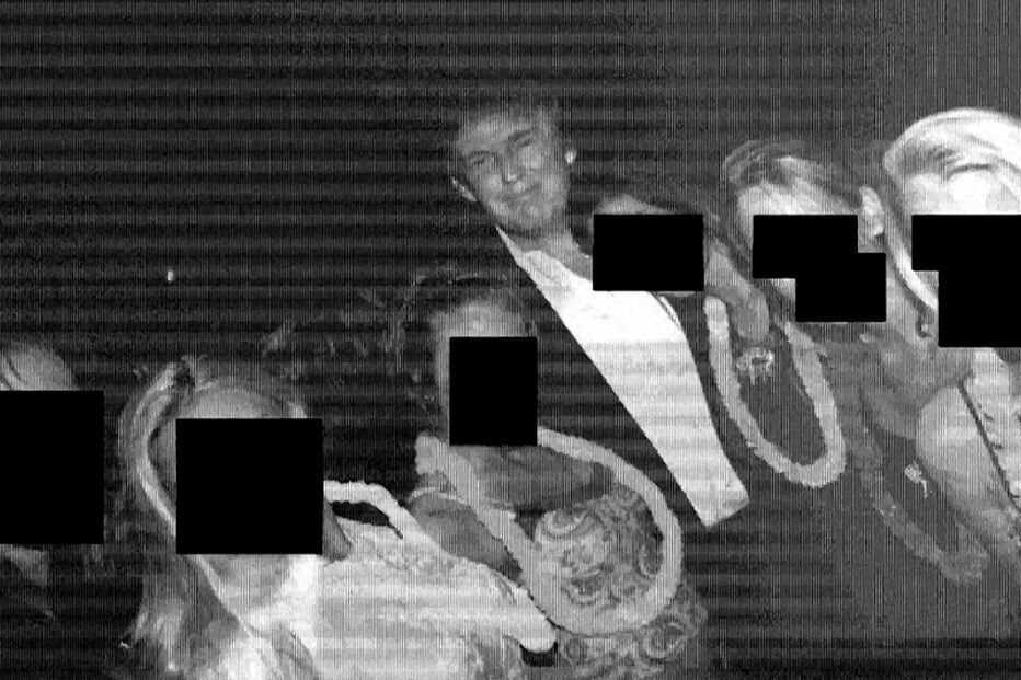 Reveladas novas fotos do espólio de Epstein que mostram Trump, Clinton, Bill Gates ou o ex-príncipe André  
