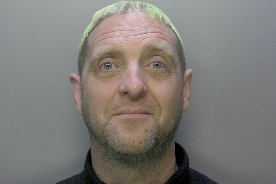 Robert Rhodes condenado após novas provas apresentadas pelo filho, no Reino Unido