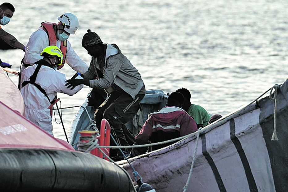 Centenas de migrantes continuam a chegar a Espanha