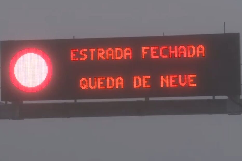 Queda de neve fecha acessos à Serra da Estrela