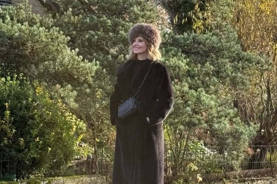 Cristina Ferreira visita terras britânicas com a família e cruza-se com membro real.
