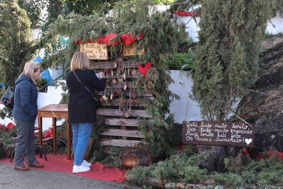 Na aldeia de Parises mantém-se as tradições natalícias