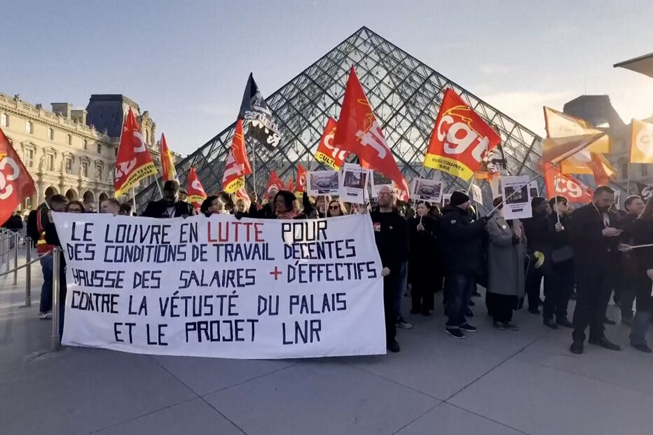 Trabalhadores do Museu do Louvre em greve por melhores condições de trabalho 