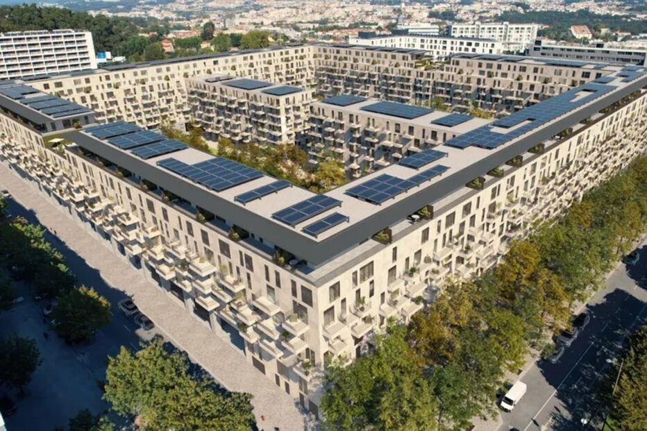 Edifício habitacional nas Antas com painéis solares