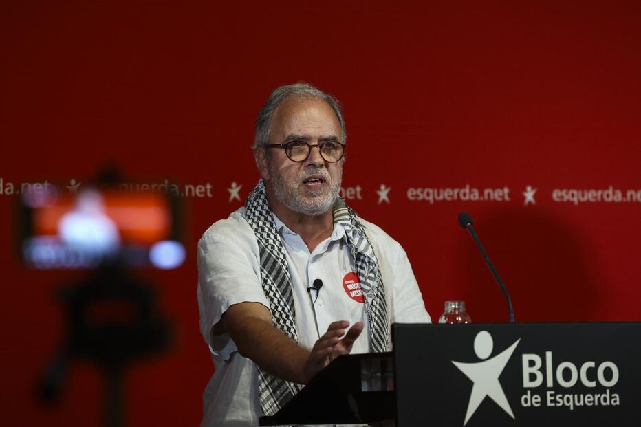 Catarina Martins, do Bloco de Esquerda, discursa sobre lei da nacionalidade