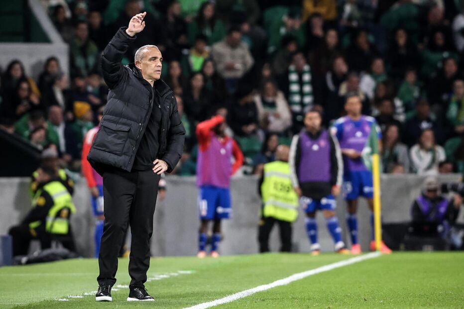 João Pedro Sousa deixa o comando técnico do AVS.
