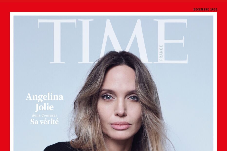 Angelina Jolie aborda a verdade na Time France de dezembro.
