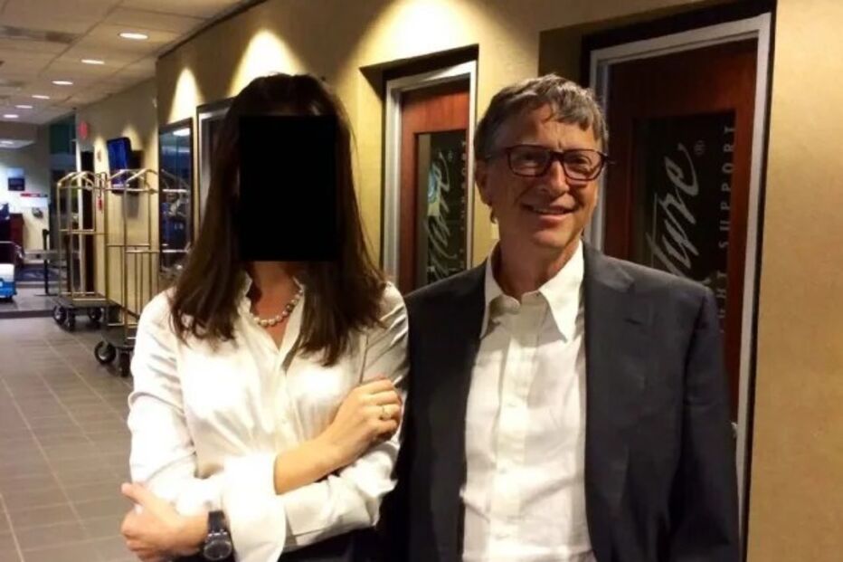 Bill Gates surge em foto divulgada no espólio de Epstein