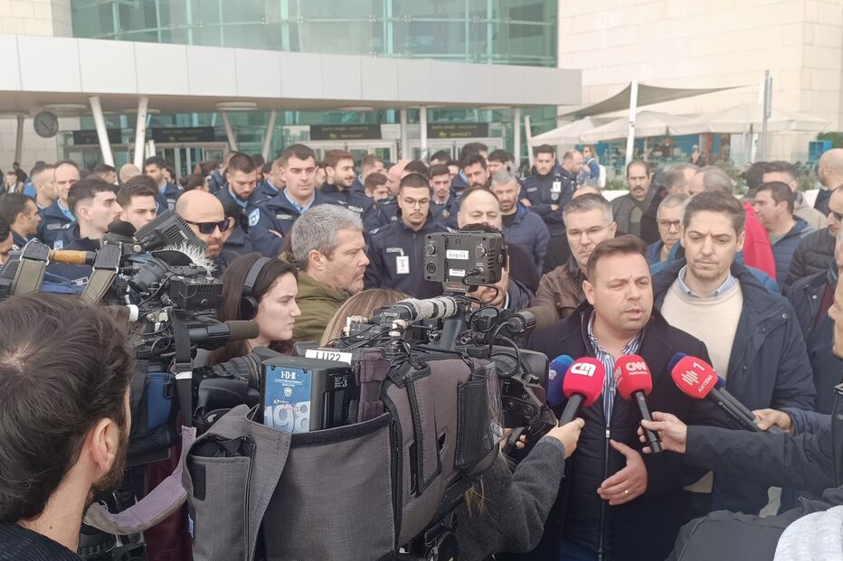Sindicato protesta no aeroporto de Lisboa por melhores condições para polícias