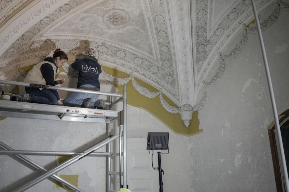 Obras no Palácio da Pena revelam quarto azul, como na monarquia