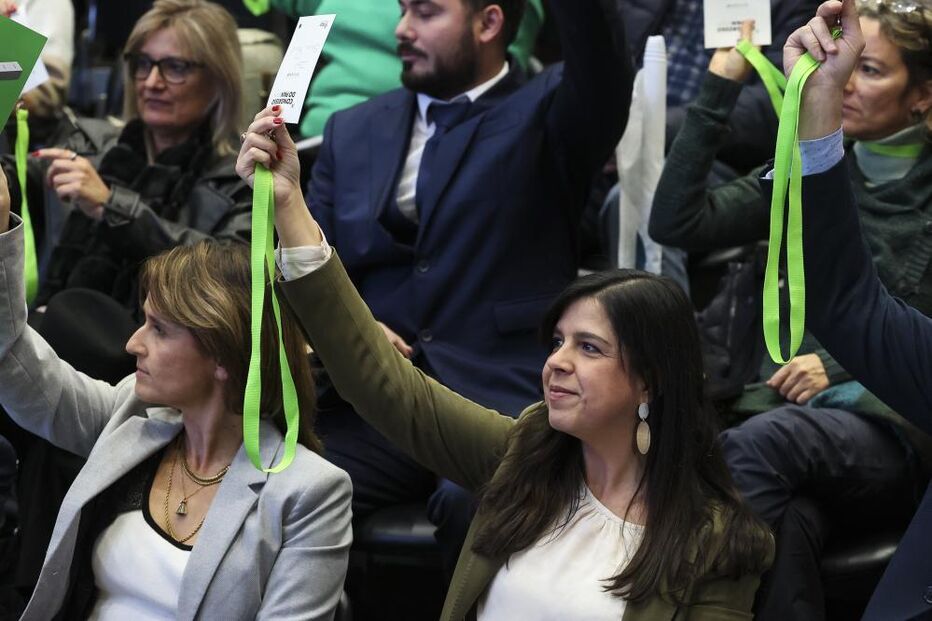 Inês Sousa Real reeleita porta-voz com apoio total na direção