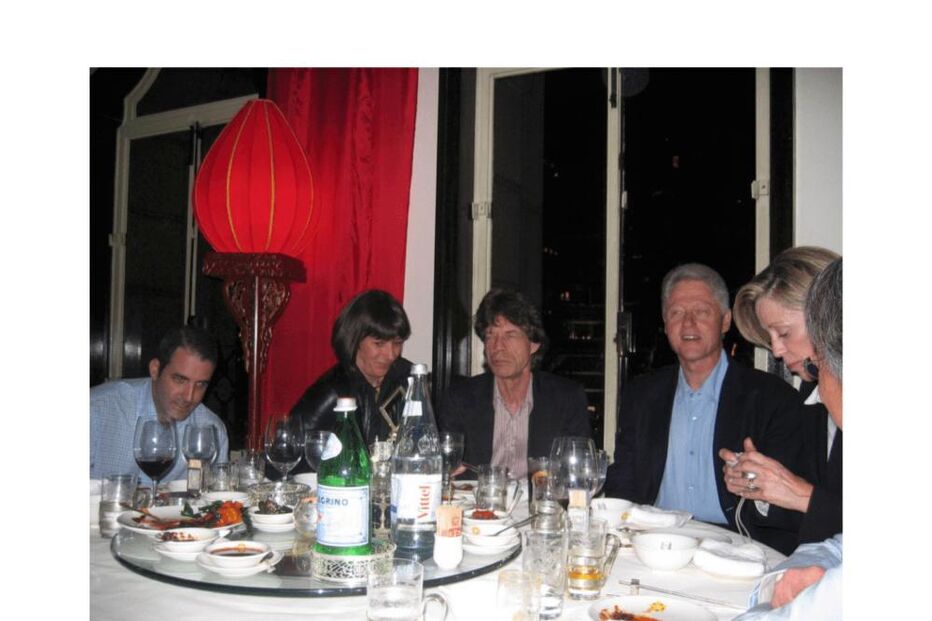 Vítimas de Jeffrey Epstein revoltadas com censura de documentos divulgados