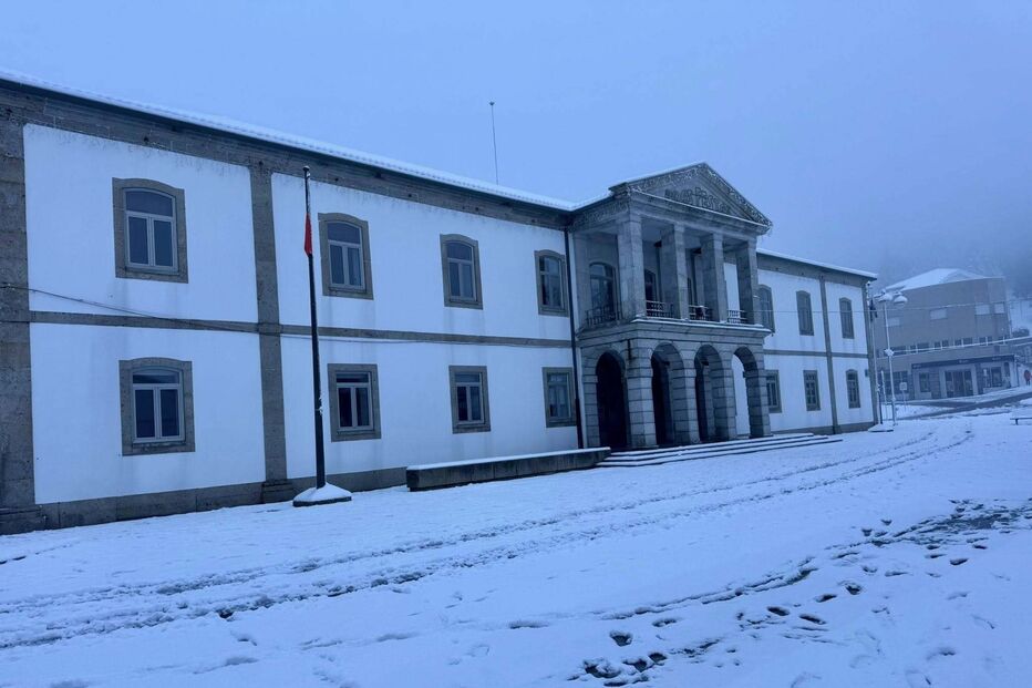 Município de Montalegre também acordou pintada de branco
