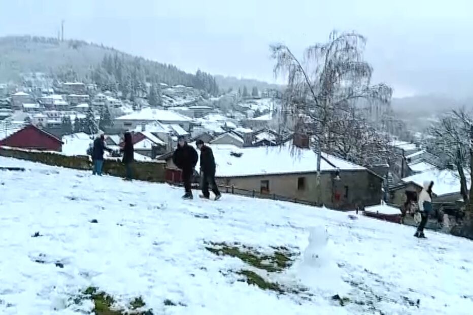 Montalegre amanhece coberto de neve no primeiro dia de Inverno