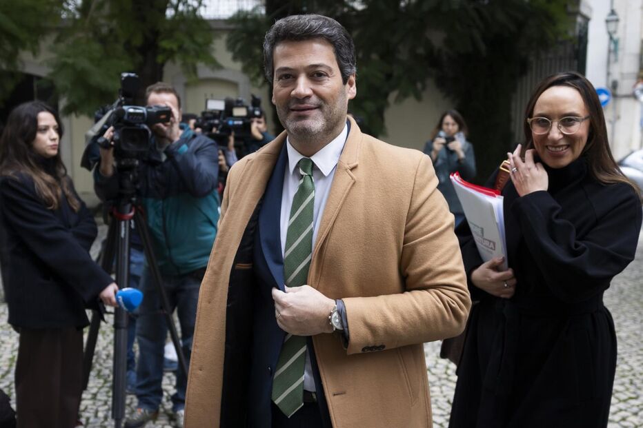 Ventura responsabiliza Costa pela imigração, citando Montenegro