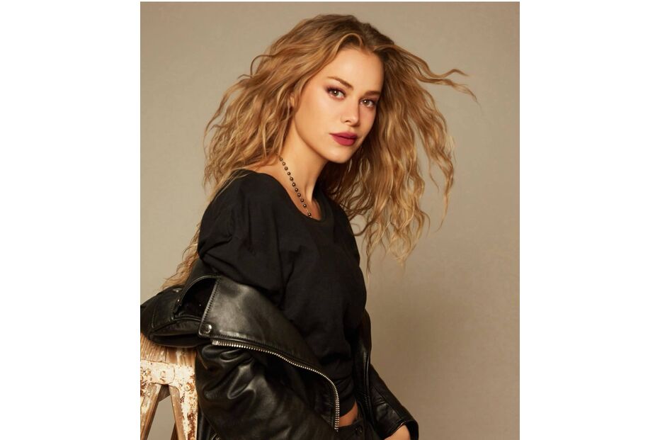 Candela Márquez e Alejandro Sanz terminam relação aos 57 anos