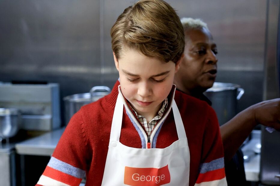 William leva o filho George à associação 