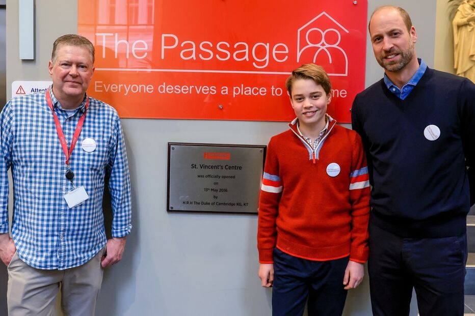 William leva o filho George ao St. Vincent's Centre