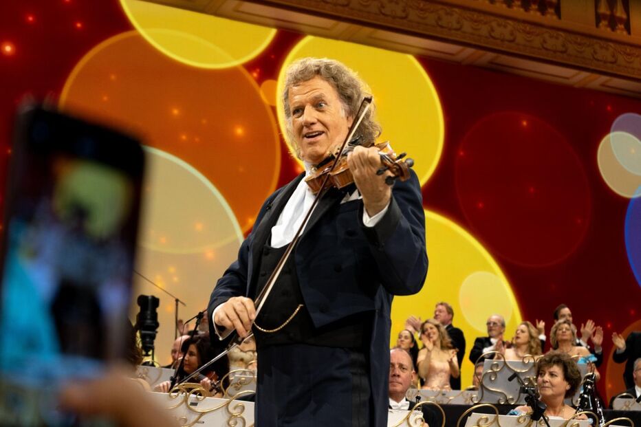 André Rieu recorda concertos em Portugal, após concerto de Natal em Maastricht