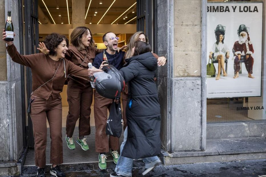 Trabalhadores da Bimba y Lola festejam prémio do 'El Gordo'