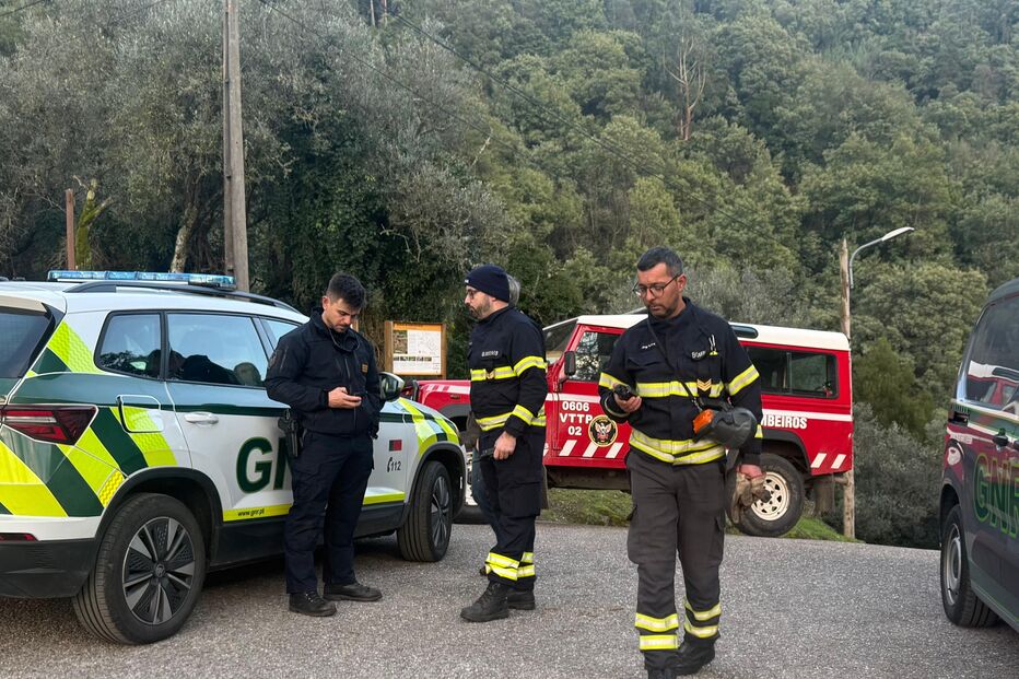 GNR e bombeiros prosseguem buscas por homem desaparecido na Lousã desde o Natal