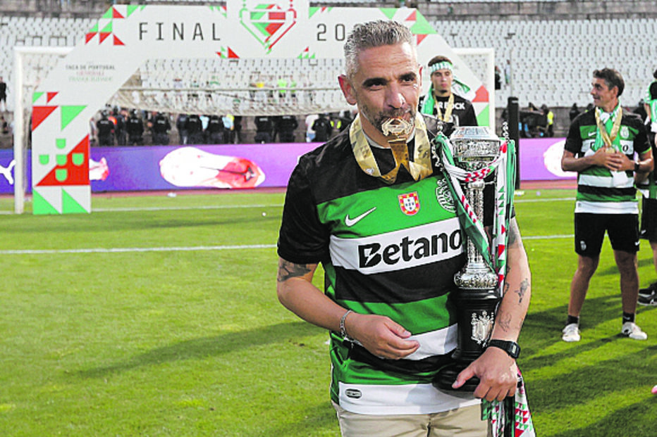 Rui Borges celebra um ano no Sporting com a conquista do título e da Taça de Portugal