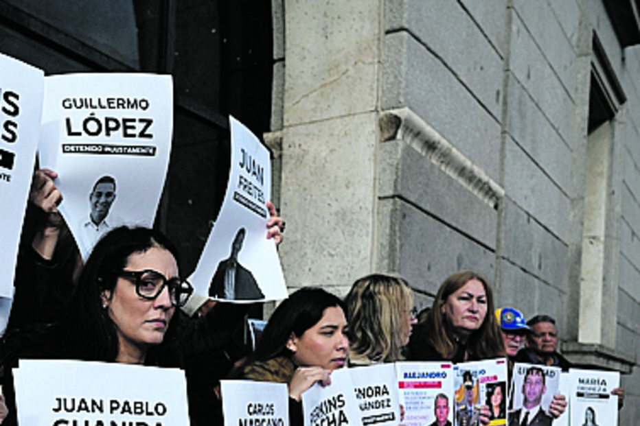 Ato por presos políticos na Venezuela durante época natalícia