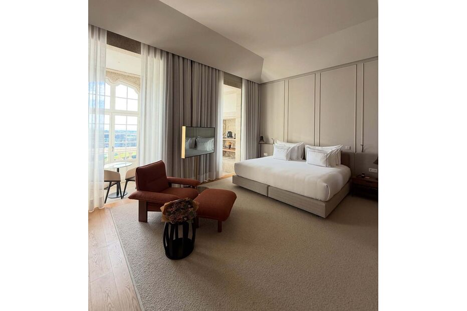 Cristina Ferreira e João Monteiro celebram aniversário com viagem romântica ao norte de Portugal.
