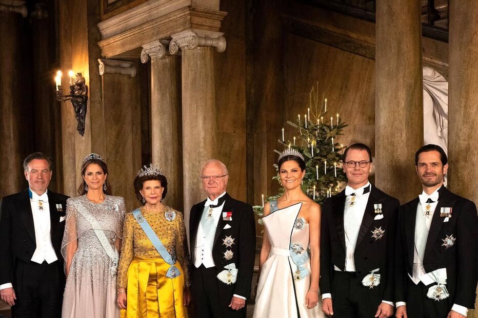 Família Real Sueca reunida num evento formal