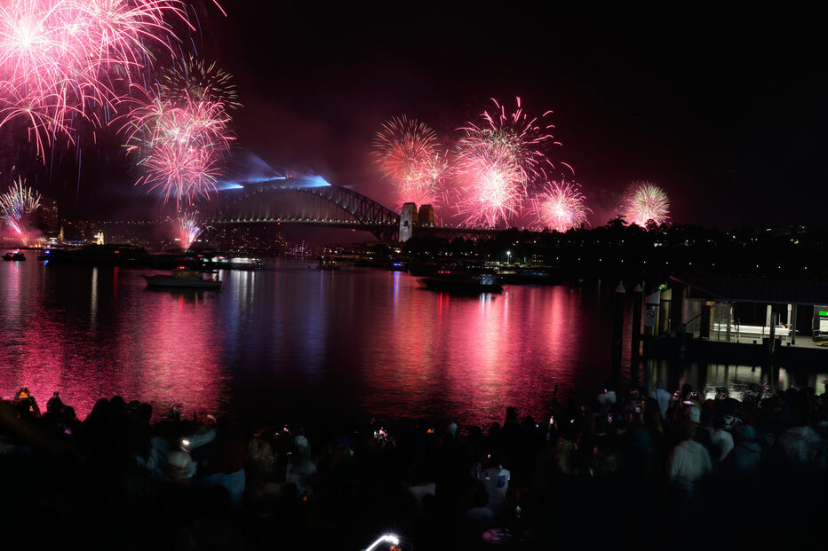 Austrália despede-se de 2025 com famoso espetáculo de fogo de artifício