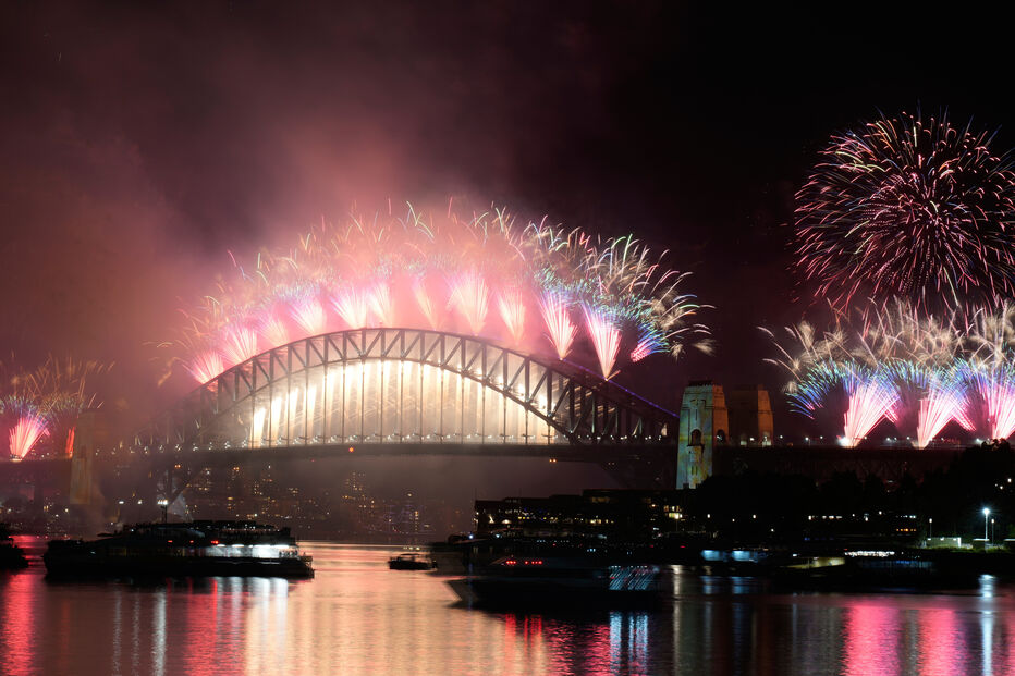 Austrália despede-se de 2025 com famoso espetáculo de fogo de artifício