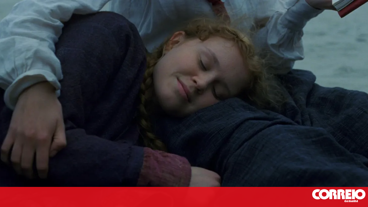 Do we feel sleepier during the colder months? There's a reason (or several)