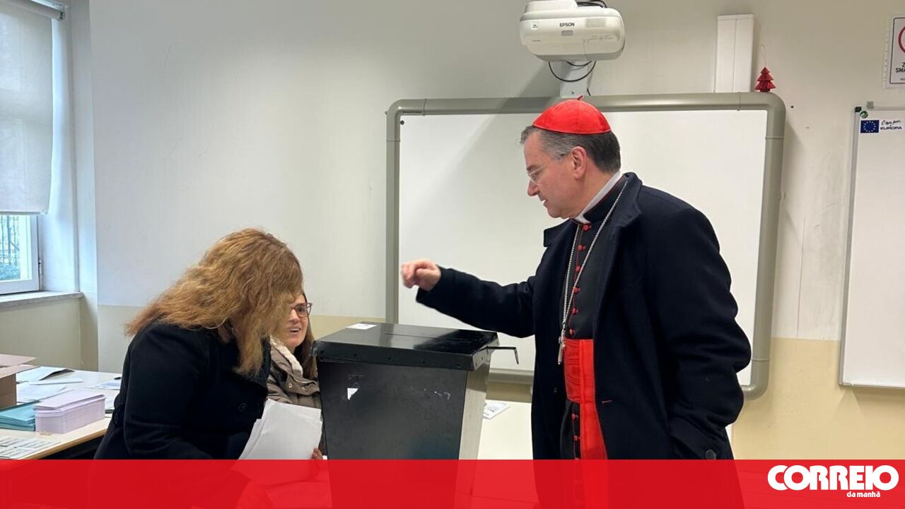 Cardinal Américo Aguiar cast an early vote on Sunday