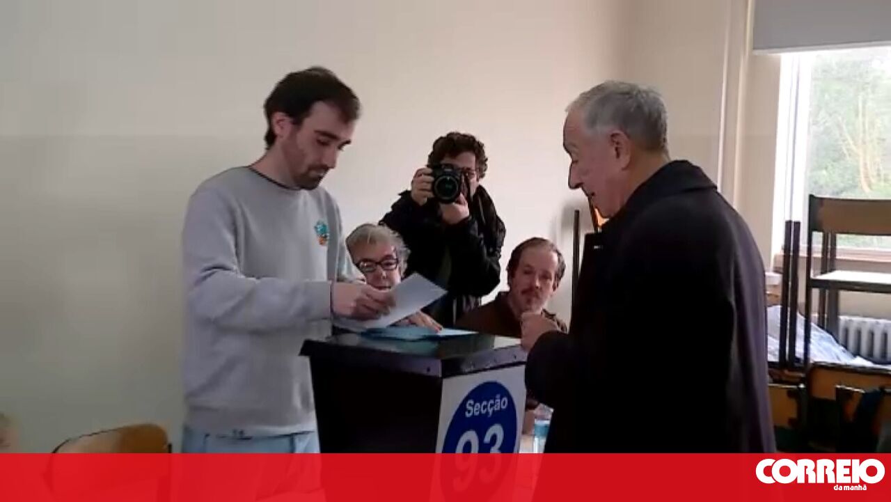 Marcelo calls early voting 'a step forward for democracy' and recalls the Soares-Freitas struggle