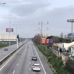 Dois homens morrem encarcerados após colisão brutal na A28 em frente ao Marshopping