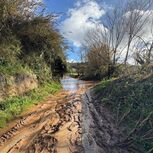 Um morto e dois feridos após veículo todo-o-terreno cair em ribeira no Cadaval