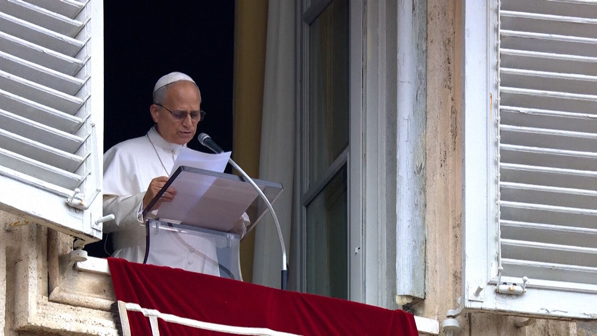 Papa reza pelas vítimas mortais, feridos e famílias afetadas após o incêndio em bar na Suíça 