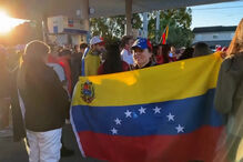 Venezuelanos na Flórida comemoram notícia da captura do presidente Nicolás Maduro