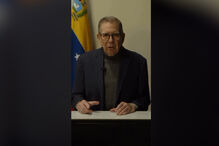 Líder da oposição na Venezuela fala em “momento histórico” e pede libertação de presos políticos após captura de Maduro