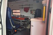 Ambulância dos Bombeiros de Moscavide e Portela à venda sem equipamento