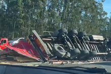 Motorista de camião morre após despiste na A17 em Aveiro. Trânsito condicionado