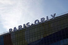 Neve afeta aeroportos de Paris com cancelamentos de voos incluindo em Portugal