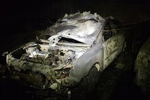 Carro de guarda-redes do Paços de Ferreira completamente destruído por incêndio numa garagem