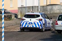 Ladrão troca de roupa com vítima durante jogo de futsal em Oeiras