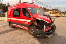 Ambulância dos Bombeiros de Albergaria-a-Velha envolvida num acidente