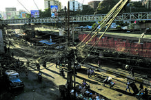 O país está de rastos. O salário mínimo de um venezuelano é menos de 1 euro 