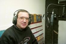 Cândido Mota debilitado e em cadeira de rodas: antigo radialista volta a encontrar Herman José