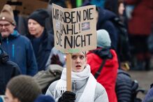 Berlim: Manifestantes protestam contra acordo UE-Mercosul com mensagem 